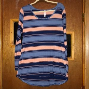 Lularoe Lynnae long sleeve tee